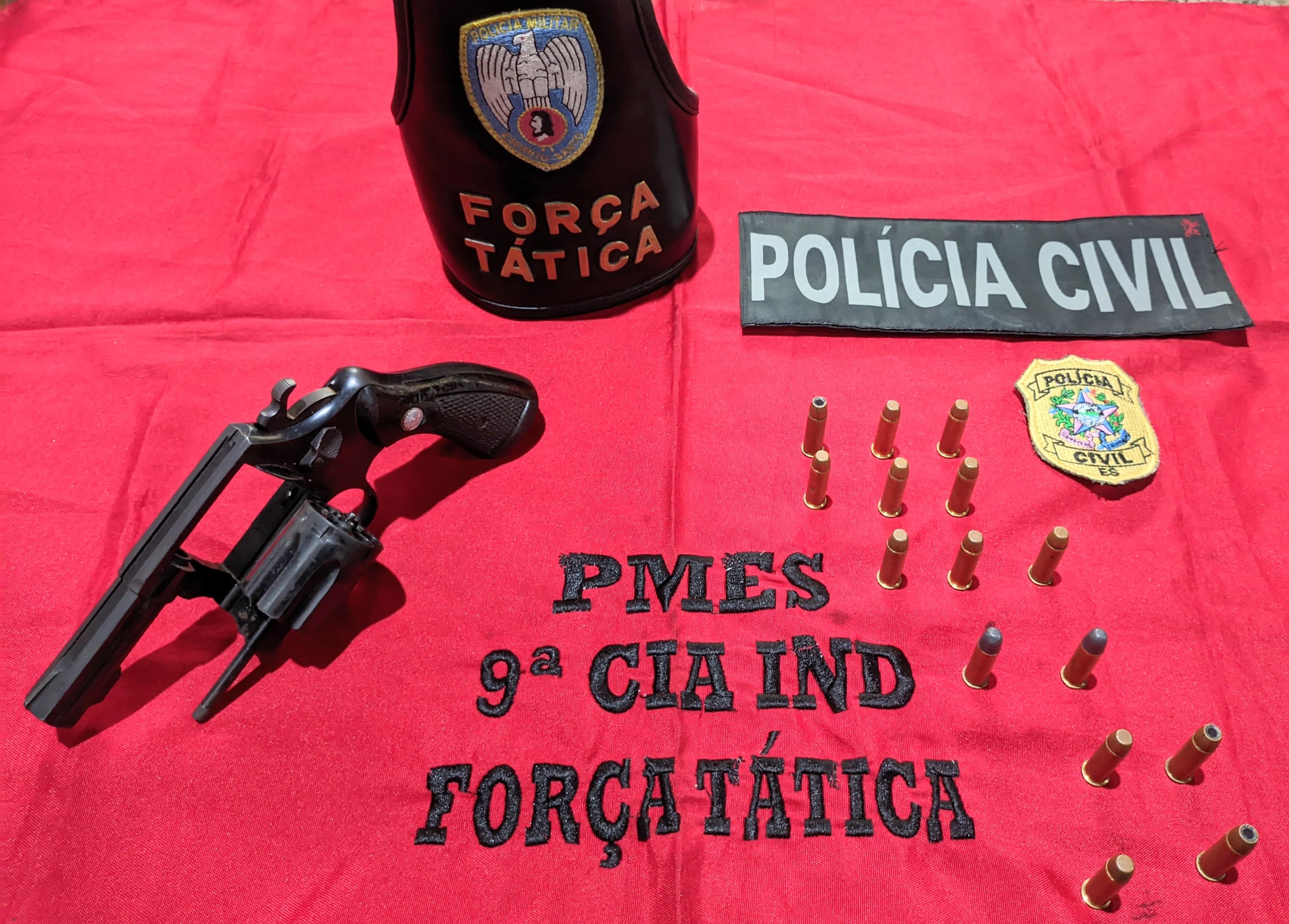 Pces Polícias Civil E Militar Prendem Indivíduo Com Arma De Fogo Drogas E Munições Em Itapemirim 0854