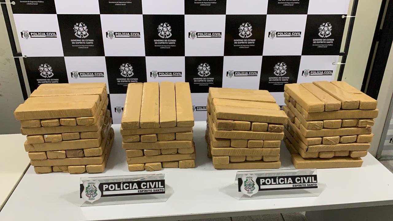 Polícia Civil prende suspeitos e apreende 57 quilos de maconha na Serra