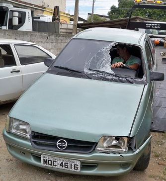 06 01 2015 carro cachoeiro 002