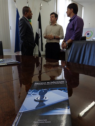 foto livro seg inform 21-02
